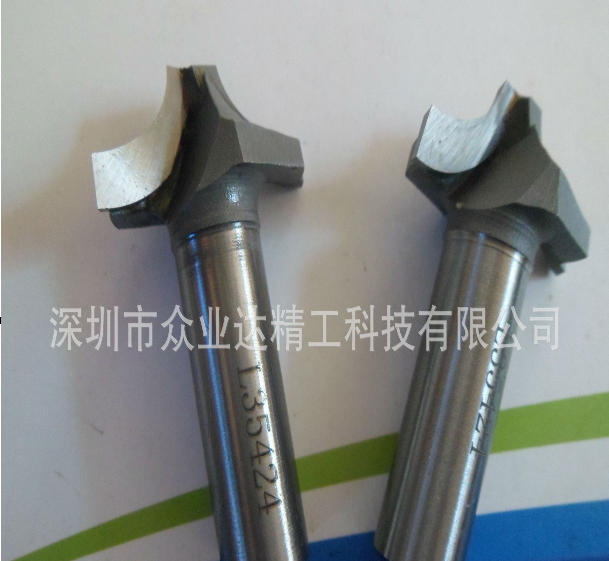 Koks yra suvirinimo frezos sukimosi greitis ir padavimo greitis?